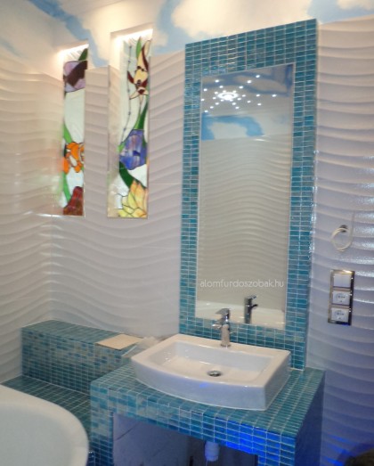 Porcelanosa Qatar és a türkizkék üvegmozaik újdonság
